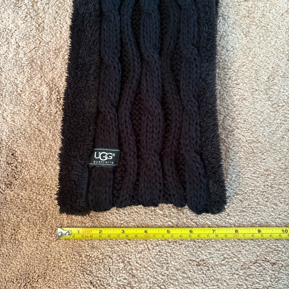NWOT - UGG Cable Knit/Faux Fur Infinity Scarf - Picture 5 of 5